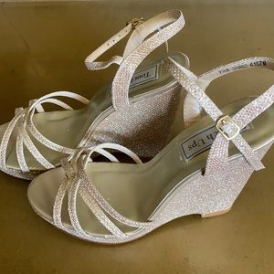 Touch Ups Jaden Gold Sparkle Wedge Champagne Shoe